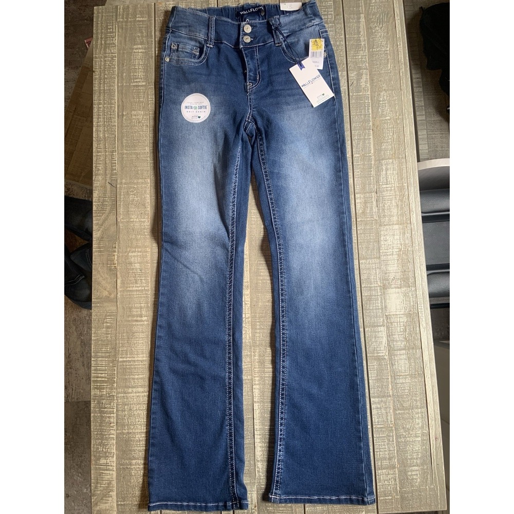 WallFlower Jeans Women's Size (26x32) Small Luscious Curvy Fit Bootcut Stretch